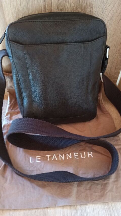 Sacoche Homme Le Tanneur 30 Peyrolles-en-Provence (13)