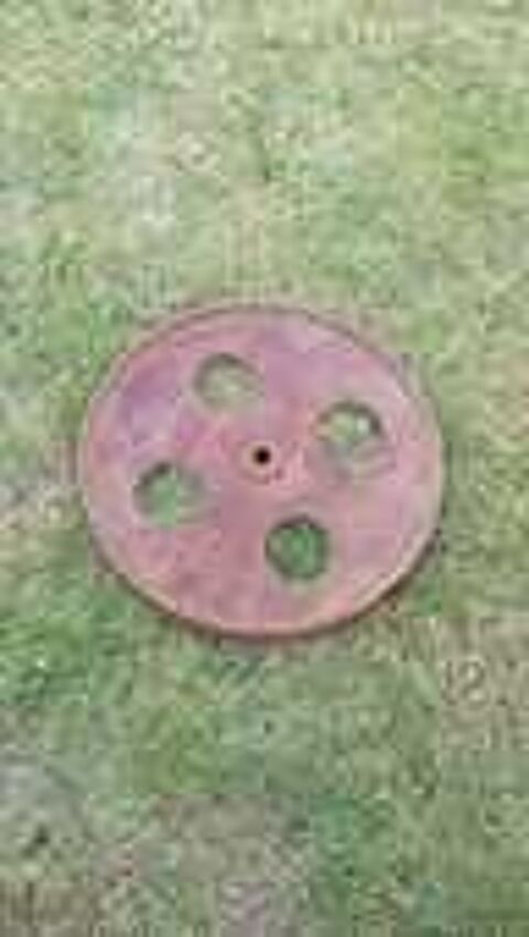 Ancienne roue de chariot diam�tre 45 cm et autres 0 M�rignies (59)