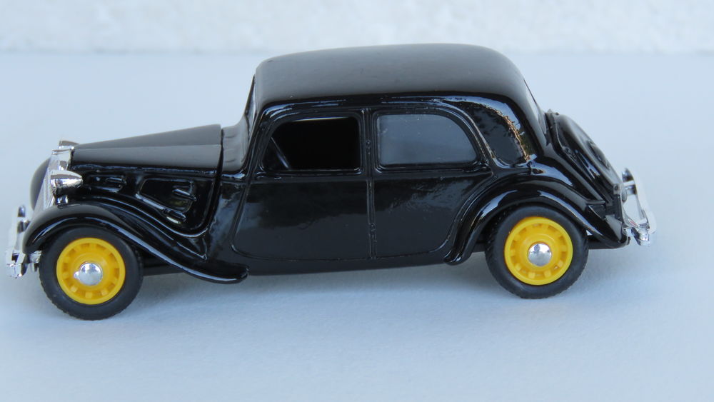 Voiture miniature Citro&euml;n Traction AV Berline 1938 