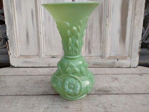 Grand Vase Verre Opaline Verte Saint Louis D�cor Fleurs 120 Loches (37)