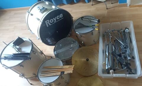 batterie achet�eau Canada. Ne m'en sert plus. Equipement 150 Saint-Paul (33)