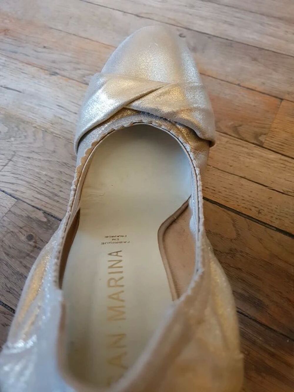 Chaussures &agrave; talons dor&eacute;es San Marina Chaussures