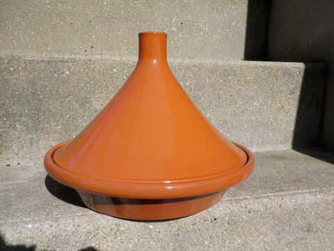 TAJINE ***neuve*** 10 Bubry (56)