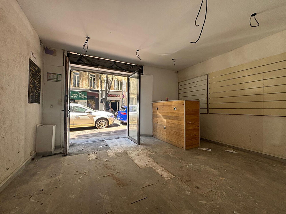   RARE A LA VENTE LOCAL COMMERCIAL AU COEUR DU CHAPITRE 