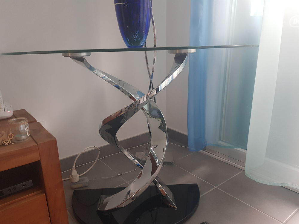 Magnifique table en verre trompe chrome Meubles