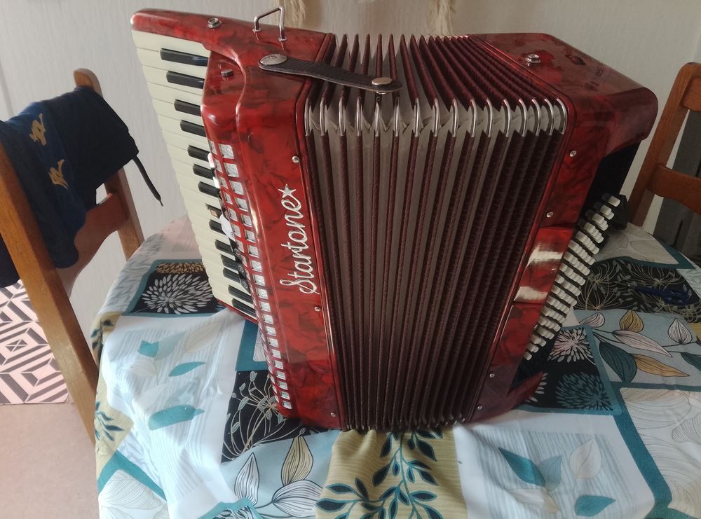 Accordeon Startone rouge Instruments de musique