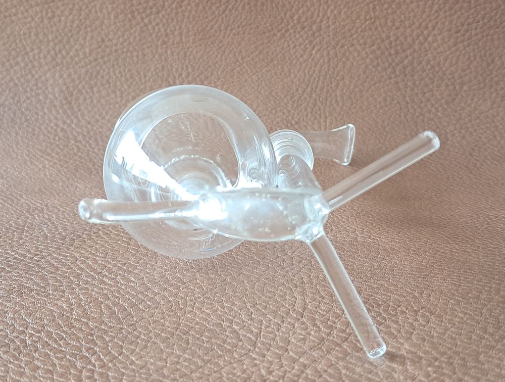 pipe &agrave; cognac alcool en verre souffl&eacute; transparent 
Cuisine