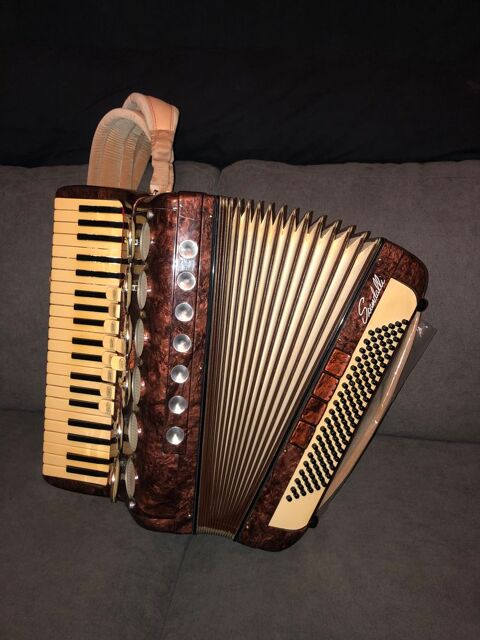 Accord�on Scandalli vintage 1300 Saou (26)