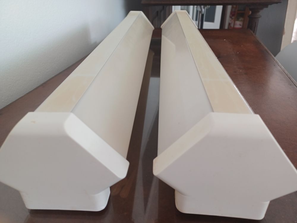 LA PAIRE REGLETTES NEON 220V A poser pour SB ou Autre Décoration