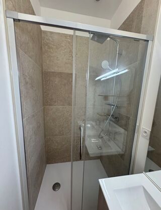  Appartement à louer 5 pièces 57 m²