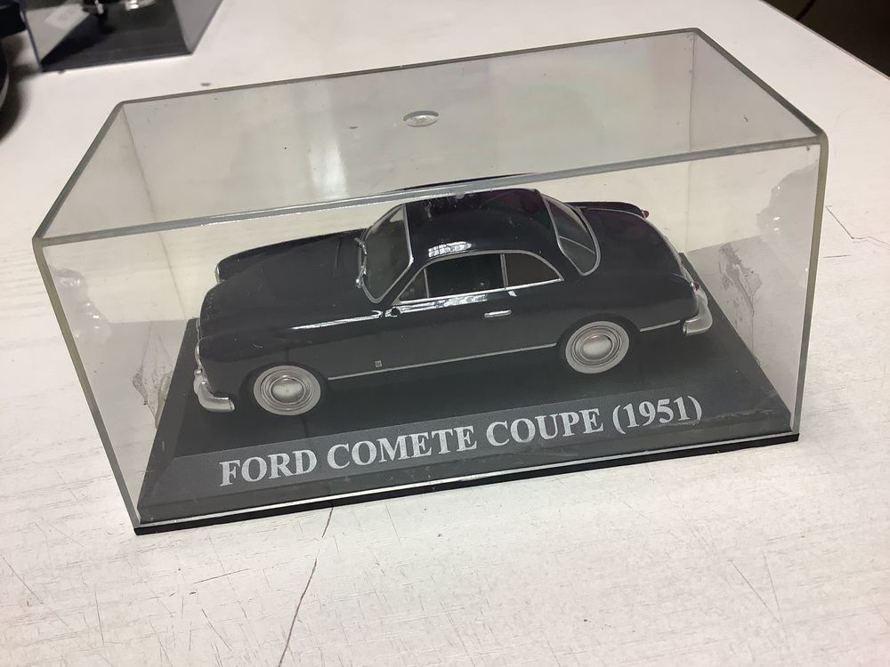 FORD COM&Egrave;TE COUPE 1951 1/43 voiture miniature 