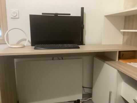 Bureau d'angle beige et blanc, meubles attenant,  Lyon 8 (69)
