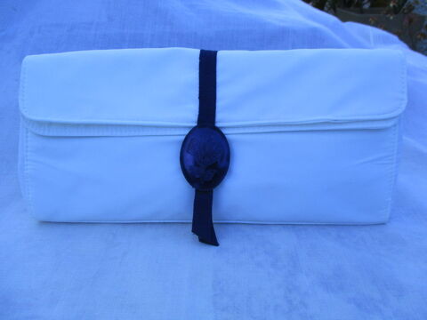 Pochette/Trousse Doubl�e avec Rabat et Pression - Neuve 10 La Fert�-Alais (91)