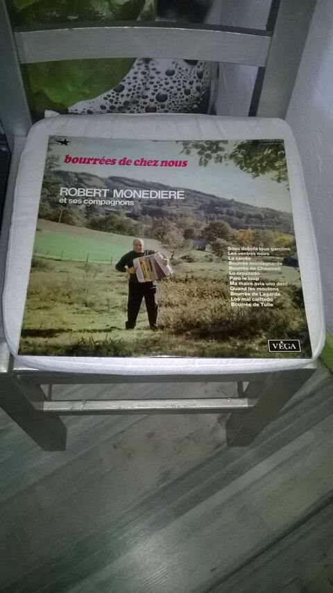 Vinyle Robert Monédière Et Ses Compagnons
Bourrées de chez 8 Talange (57)
