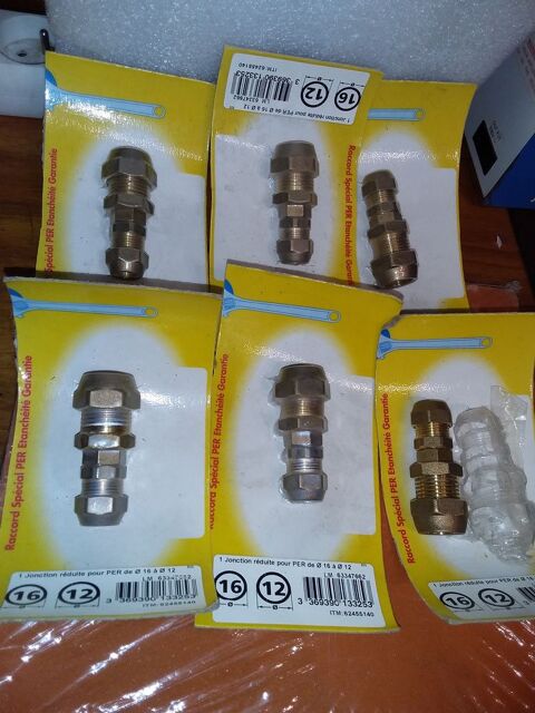 LOT de 6 Raccords PER à Compression (à Visser) Jonction Rédu 26 Serres-Castet (64)