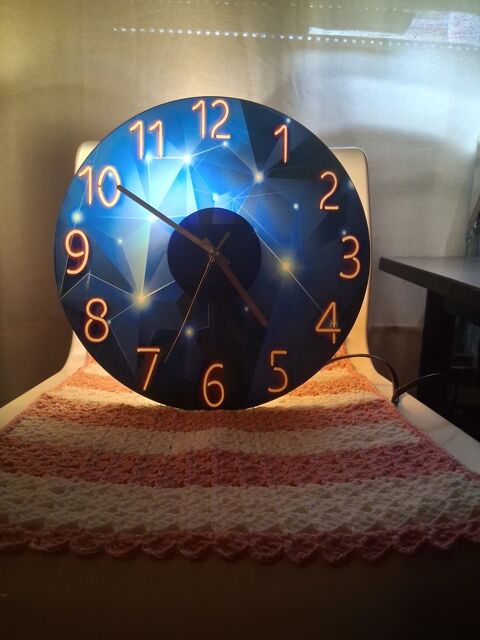 HORLOGE MURALE EN VERRE 10 Paris 17 (75)