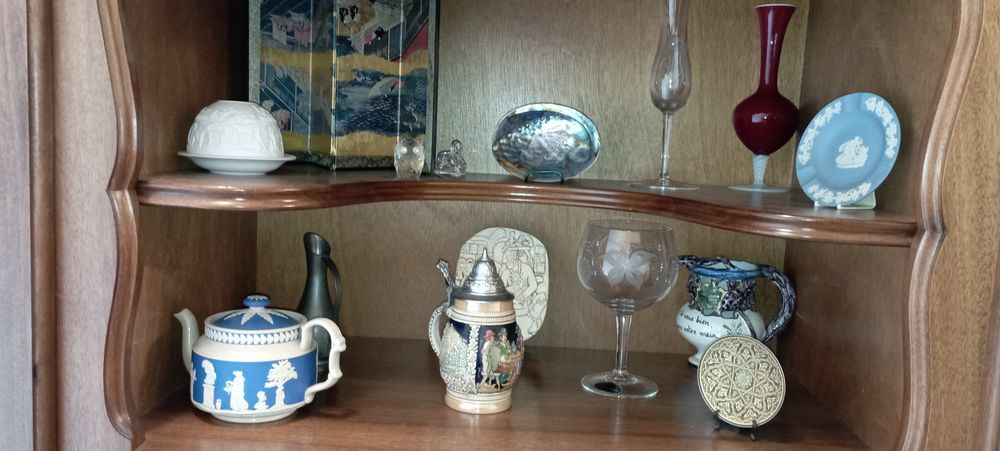  objets de d&eacute;coration et services de table Décoration