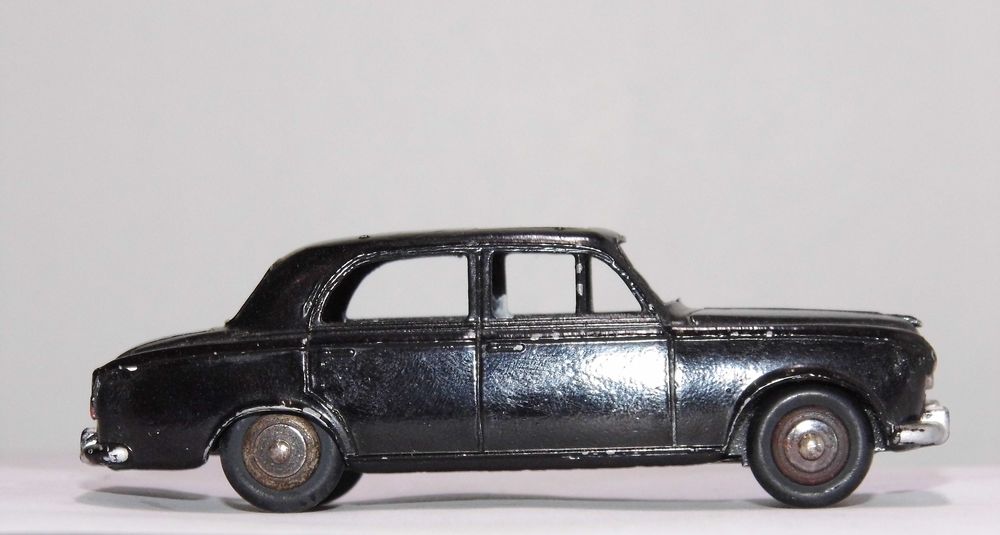 Dinky toys PEUGEOT 403 noire MECCANO 24B voiture collection vintage jouet ancien 
