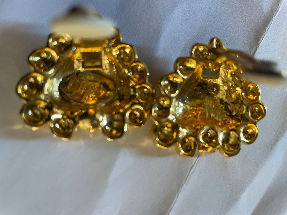 BO Clip dor&eacute;e Coeur facette perl&eacute;e Christian LACROIX Bijoux et montres