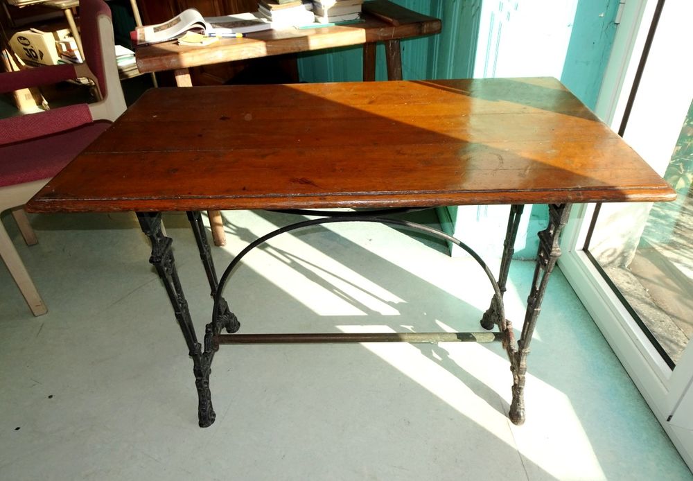 Table de bar bistrot en fonte et bois Meubles