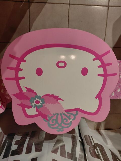 Table enfant rose � motif visage stylis� 25 Damprichard (25)