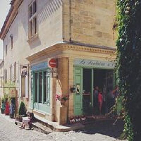   À CÉDER FONDS DE COMMERCE PRODUITS FRAIS & EPICERIE FINE 
