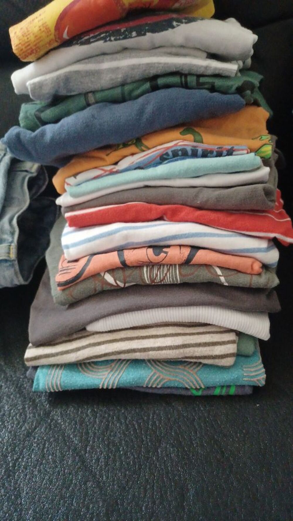 V&ecirc;tements gar&ccedil;on 8 ans armoire compl&egrave;te AUSSILLON
V�tements enfants