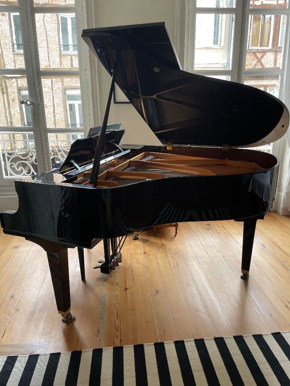  Piano &agrave; queue Yamaha GC1 Instruments de musique