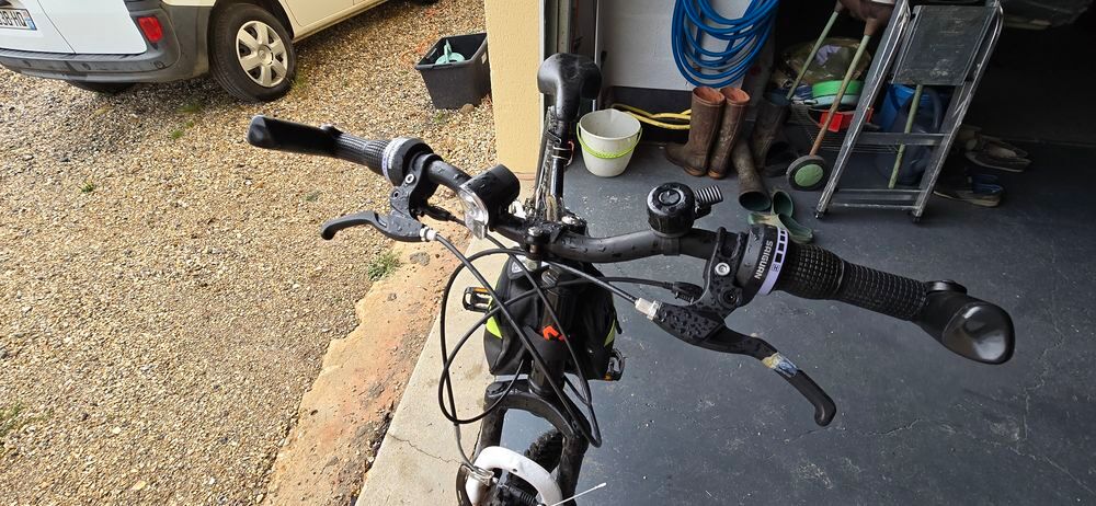 VTT TOUT SUSPENDU TOP LIFE Vélos