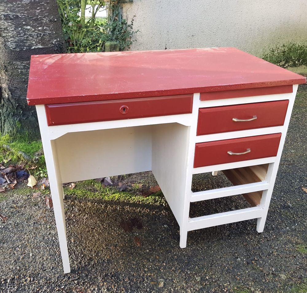 Bureau en bois peint en rouge et blanc Meubles