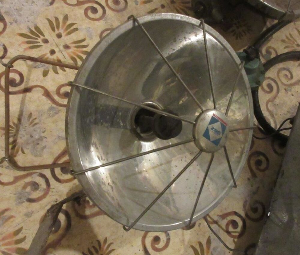 2 radiateurs &agrave; gaz, un &eacute;clairage &agrave; gaz, raccords Bricolage