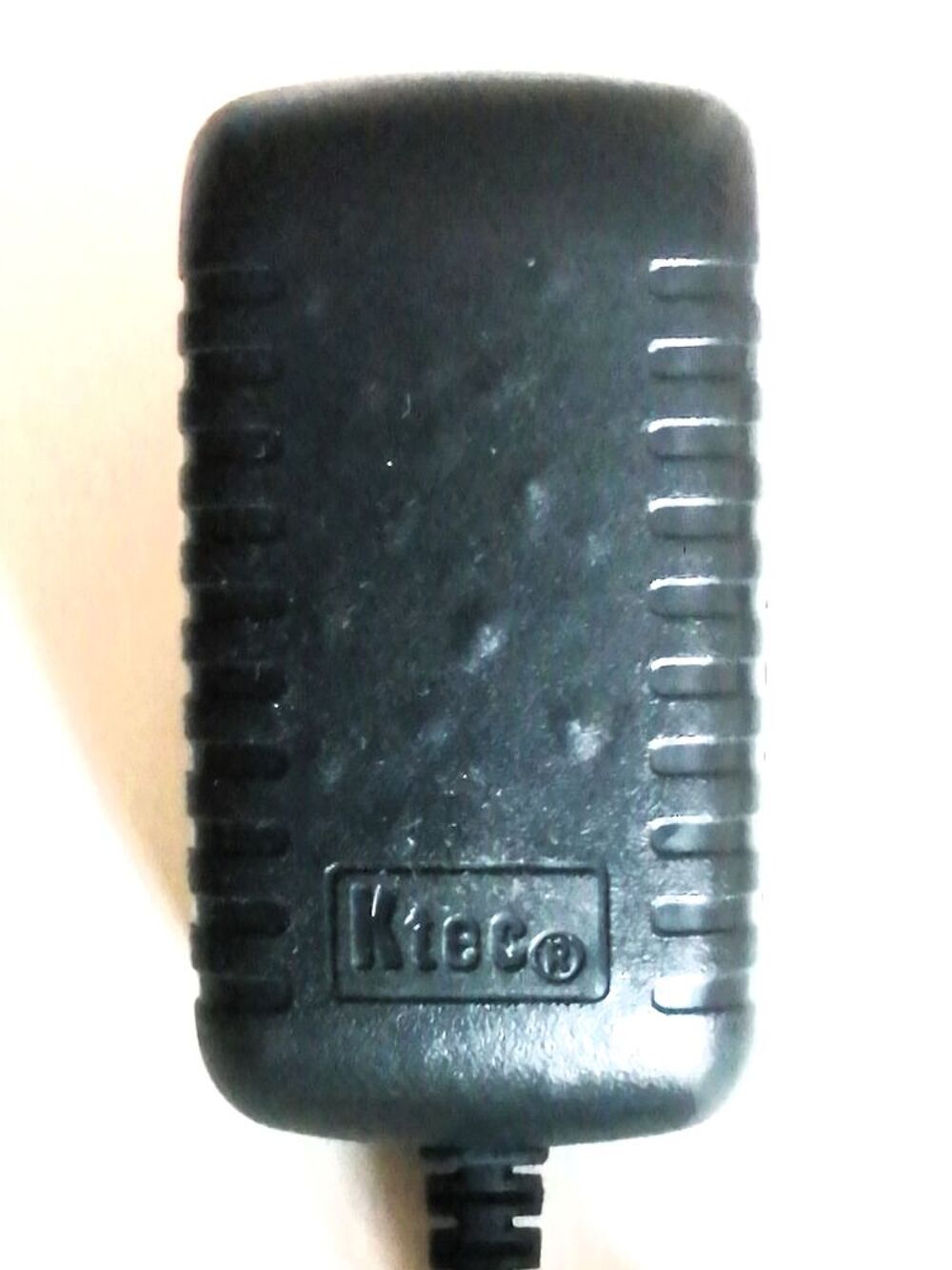 Adaptateur secteur AC/DC (chargeur / alimentation &eacute;lectrique Téléphones et tablettes