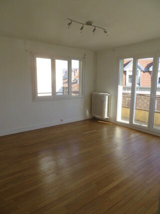 Appartement à louer 3 pièces 66 m²