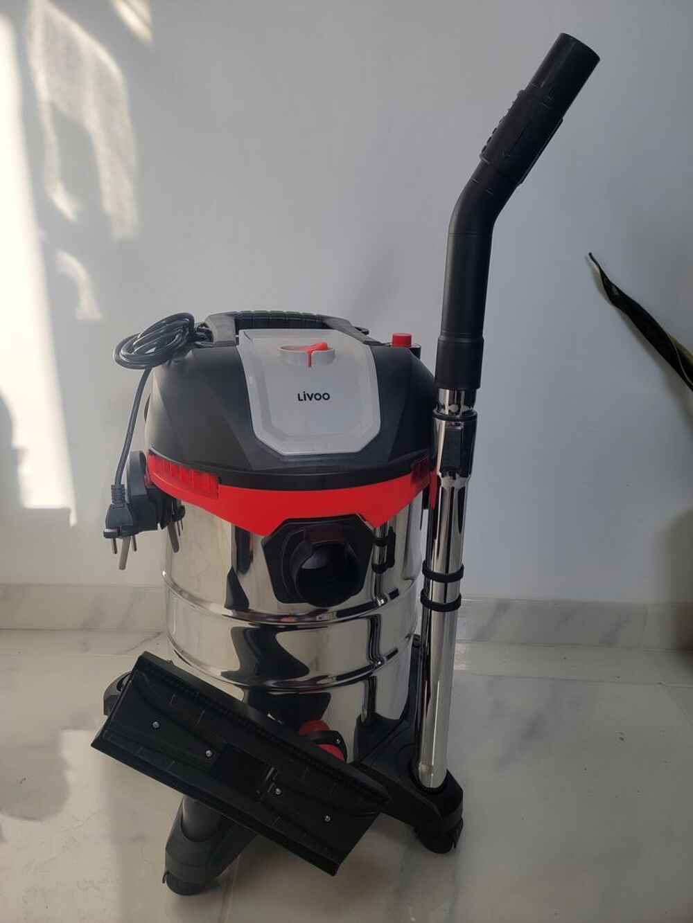 Aspirateur Eau et Poussi&egrave;re Electroménager