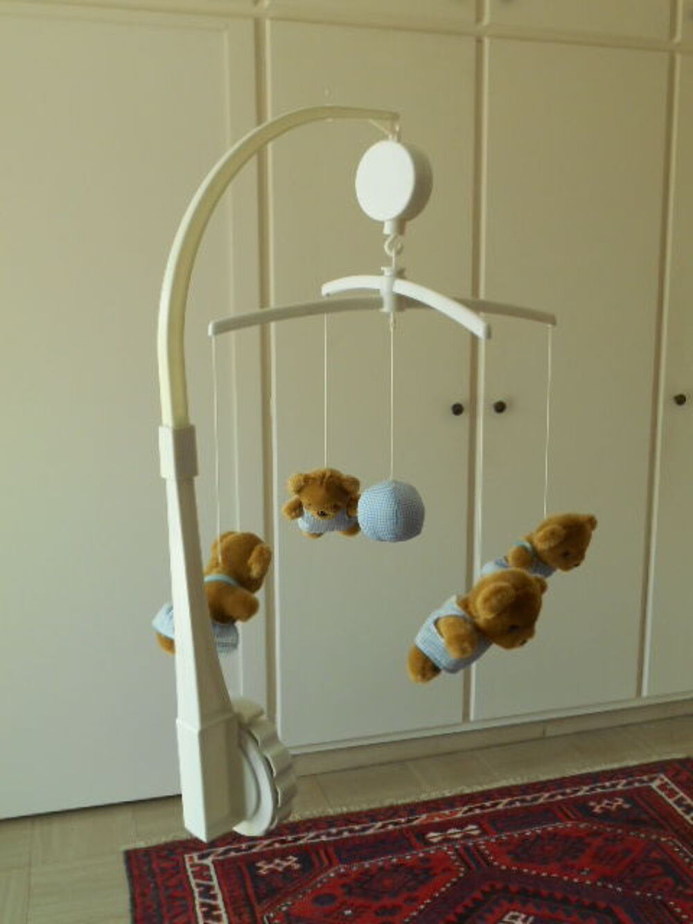 Mobile musical et support pour ciel de lit de b&eacute;b&eacute; Mobilier enfants