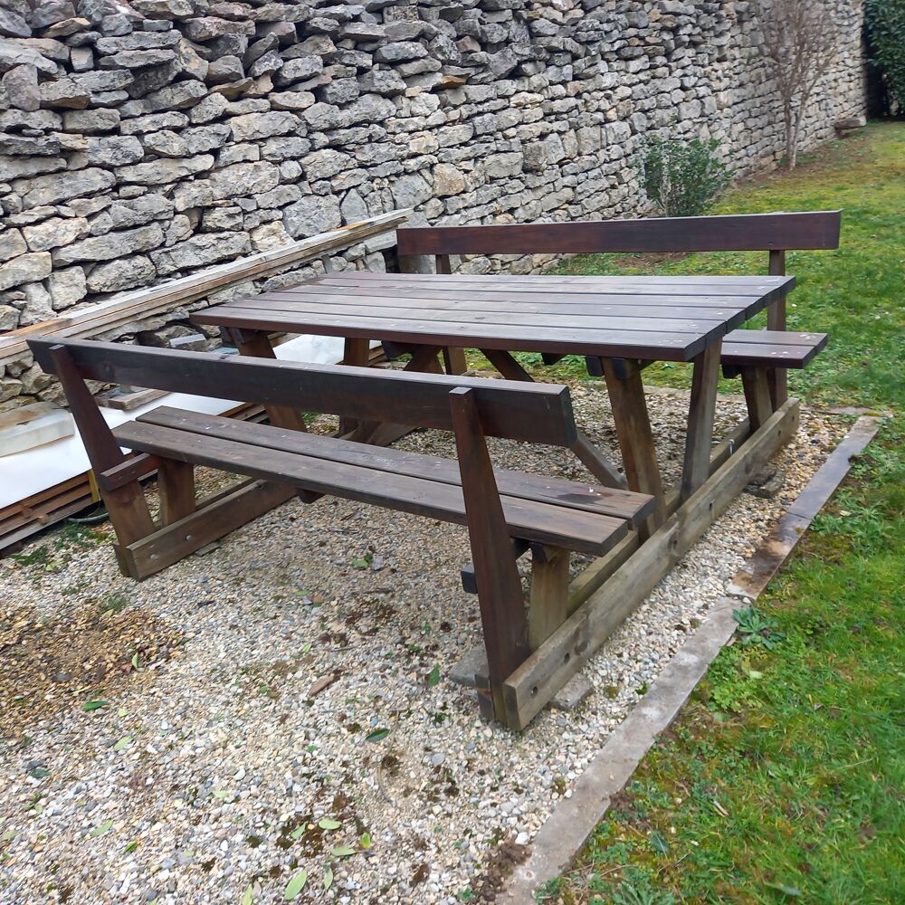 TABLE DE JARDIN EN BOIS Jardin