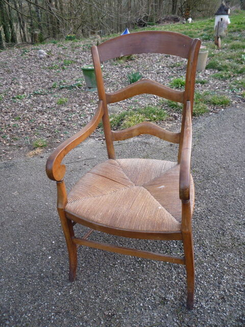 Fauteuil noyer � crosse (G) 85 Castres (81)