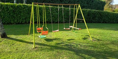 Portique balancoires bon �tat Figeac (46)