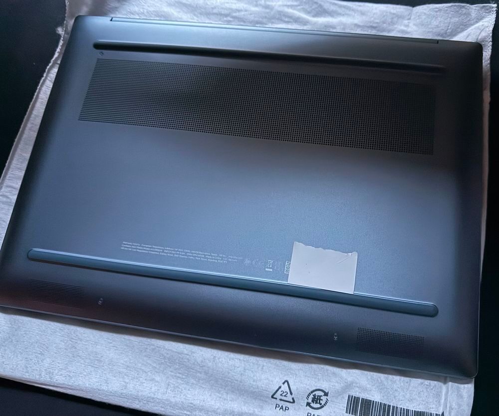 HP Pavilion Plus Laptop 14 OLED , Windows 11 Pro, 14", Intel&reg; Core Ultra 5, 16GB RAM, 512GB SSD, WQXGA Matériel informatique