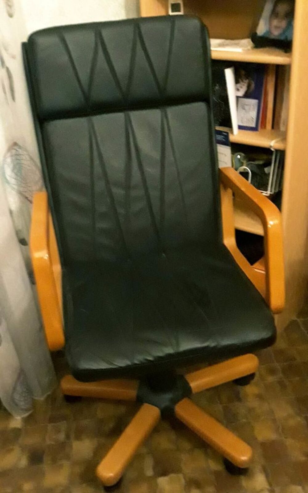 FAUTEUIL DE BUREAU EN TRES BON ETAT Meubles