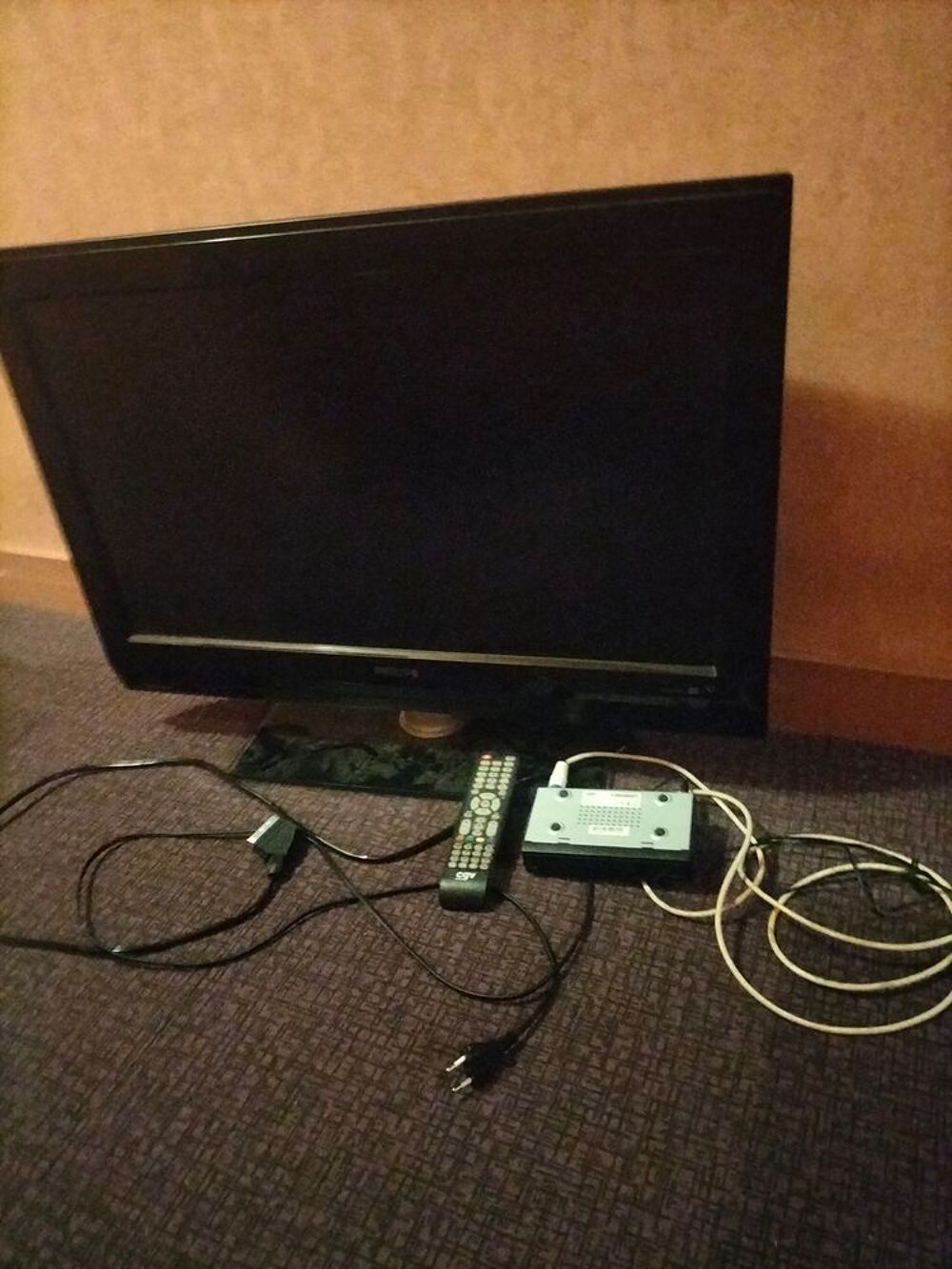 T&eacute;l&eacute;vision Philips avec tnt neuve tr&egrave;s bon &eacute;tat Photos/Video/TV