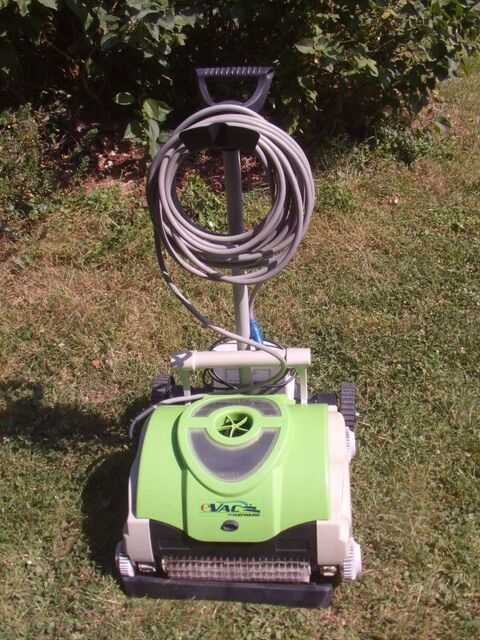 Robot de piscine Hayward 
400 Marsais-Sainte-Rad�gonde (85)