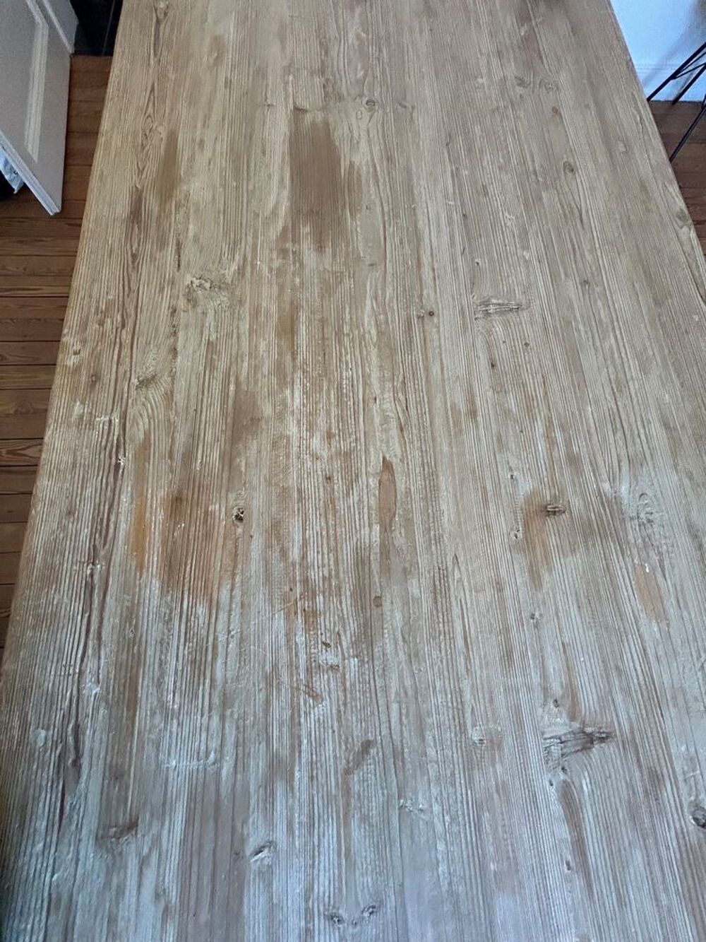 Table design bois clair et m&eacute;tal Meubles