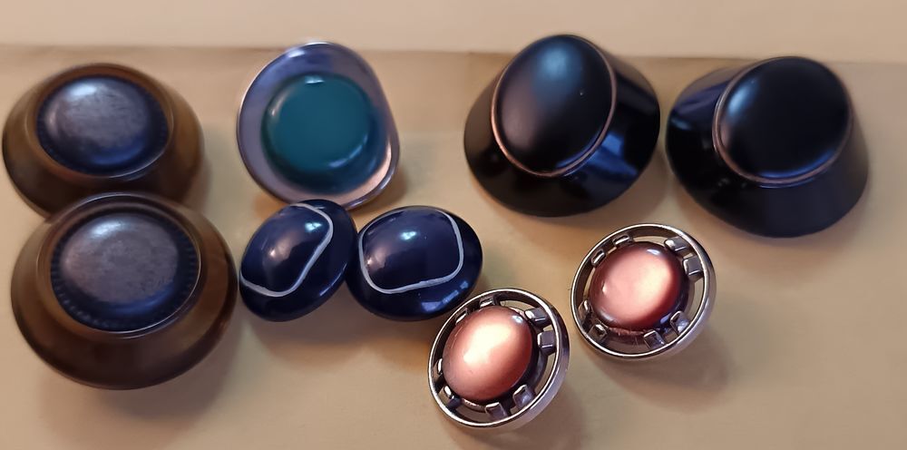 Collection "Lumi&egrave;res d'Antan" - Lot de 9 Boutons Bijoux Rare 
