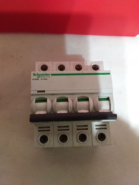 Schneider - Acti9 - iC60N - Disjoncteur - 4P - 40A - 6kA - c 40 Serres-Castet (64)