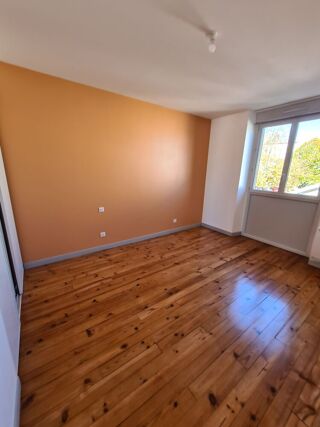  Appartement à louer 6 pièces 85 m²