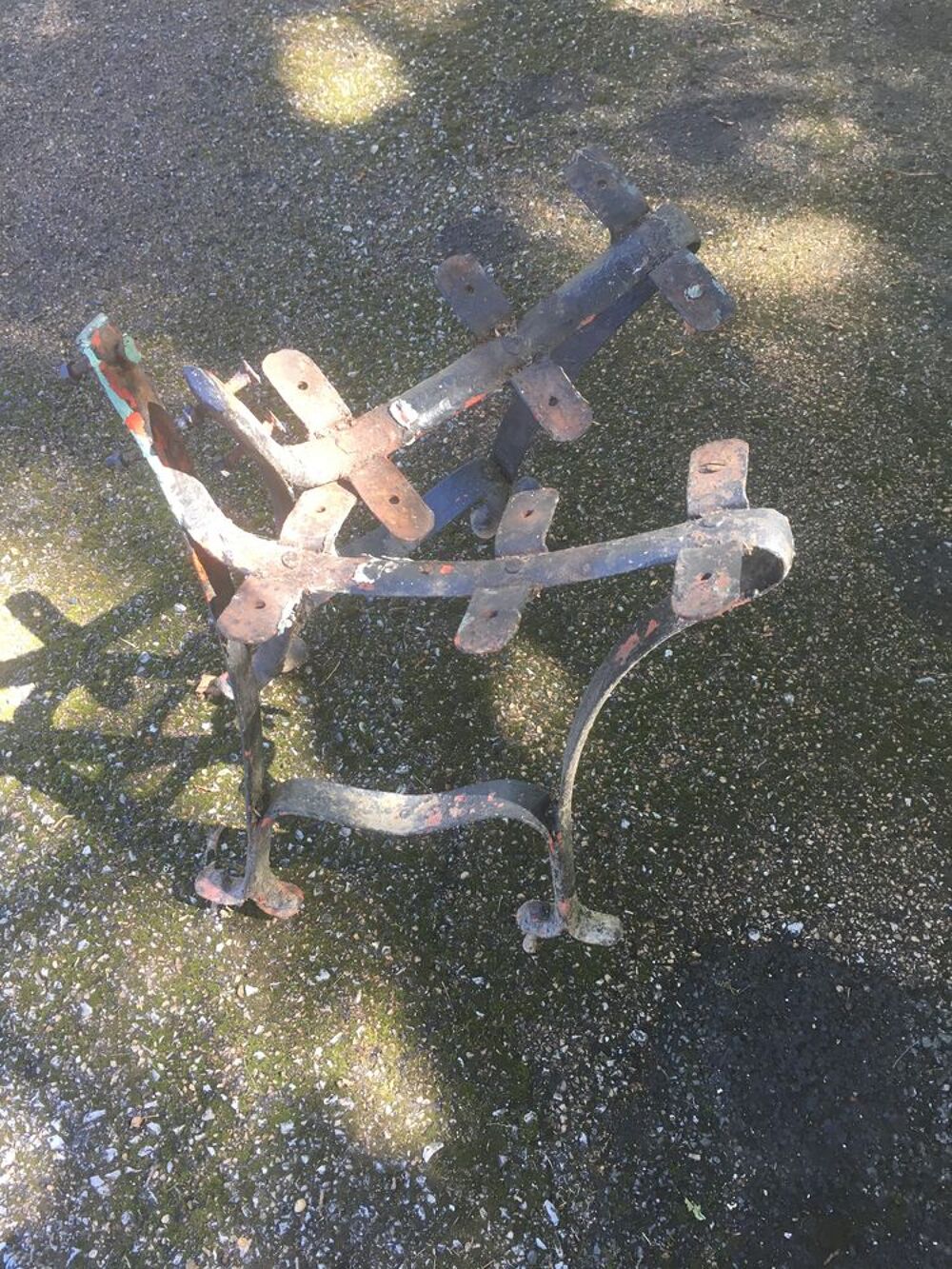 Paire de pieds de banc en fer forg&eacute; (LC) Jardin