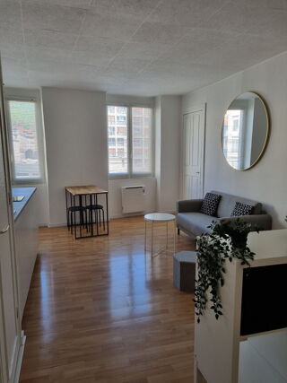 Appartement à louer 3/4 pièces 53 m²