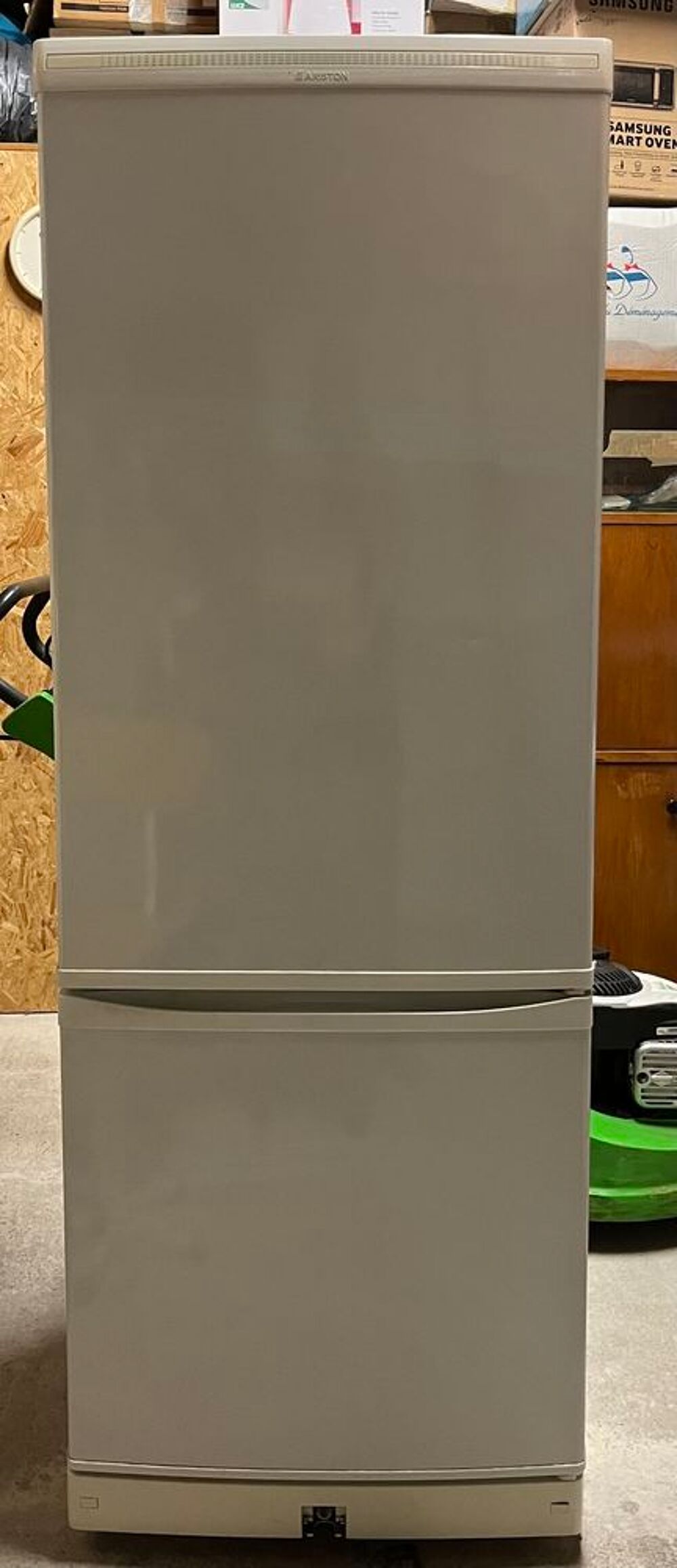Lave linge, s&egrave;che linge, r&eacute;frig&eacute;rateur-cong&eacute;lateur Electroménager