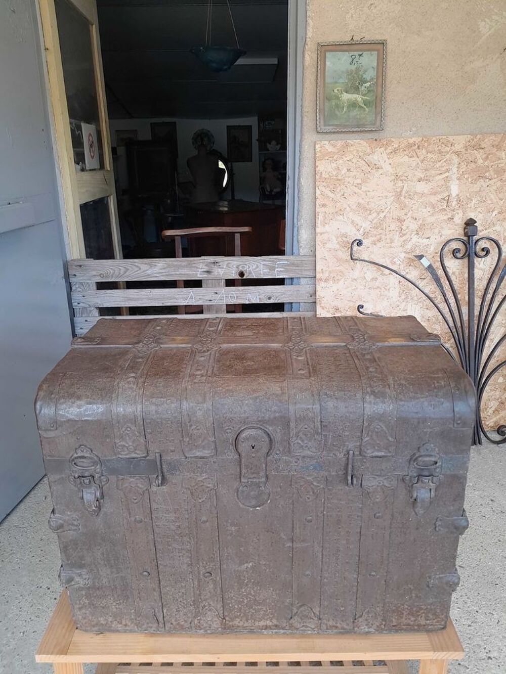 Coffre de voyage ancien, en fer et bois Meubles